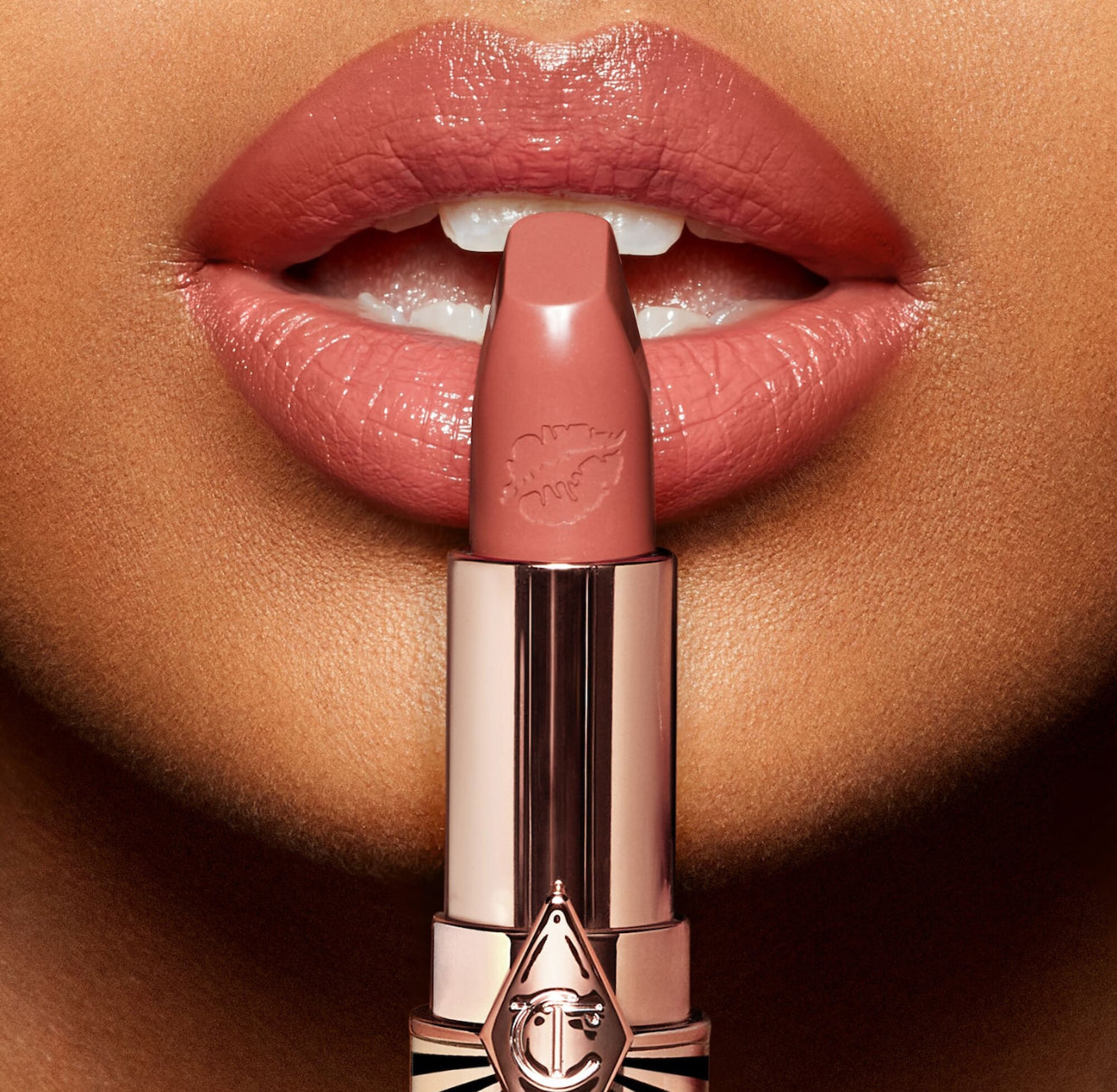 Charlotte Tilbury HOT lipstick