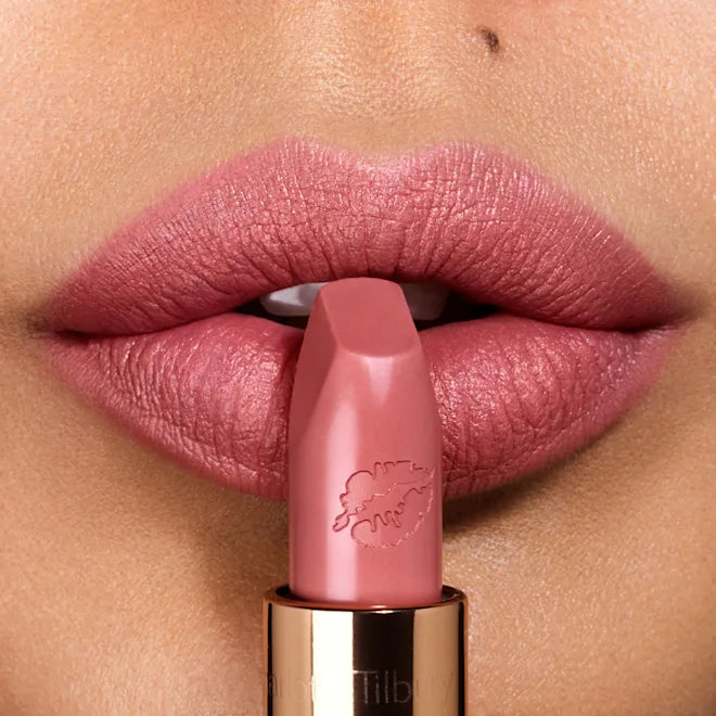 Charlotte Tilbury HOT lipstick